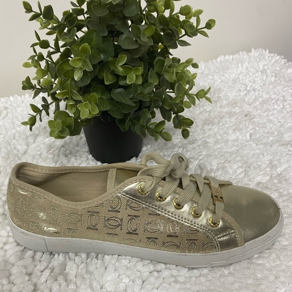 bebe Spell Out Gold Shoes, Size 10 - Picture 3 of 12